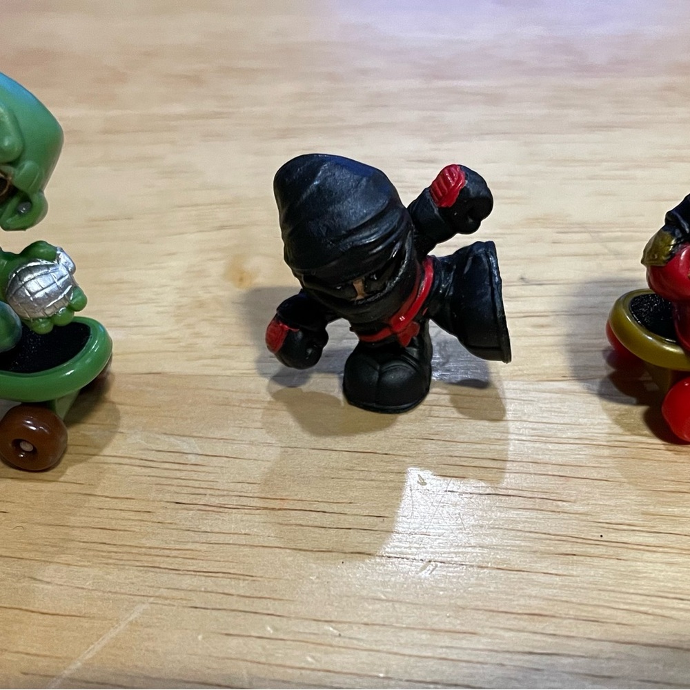 Tech Deck Lot With 3 Figures & 2 Skateboards